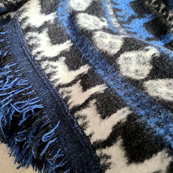 Frazadas Pauta Antialergicas blanket/throw with alpaca design. - Picture 7 of 10